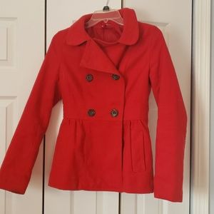 💚 Divided - Red coat.
